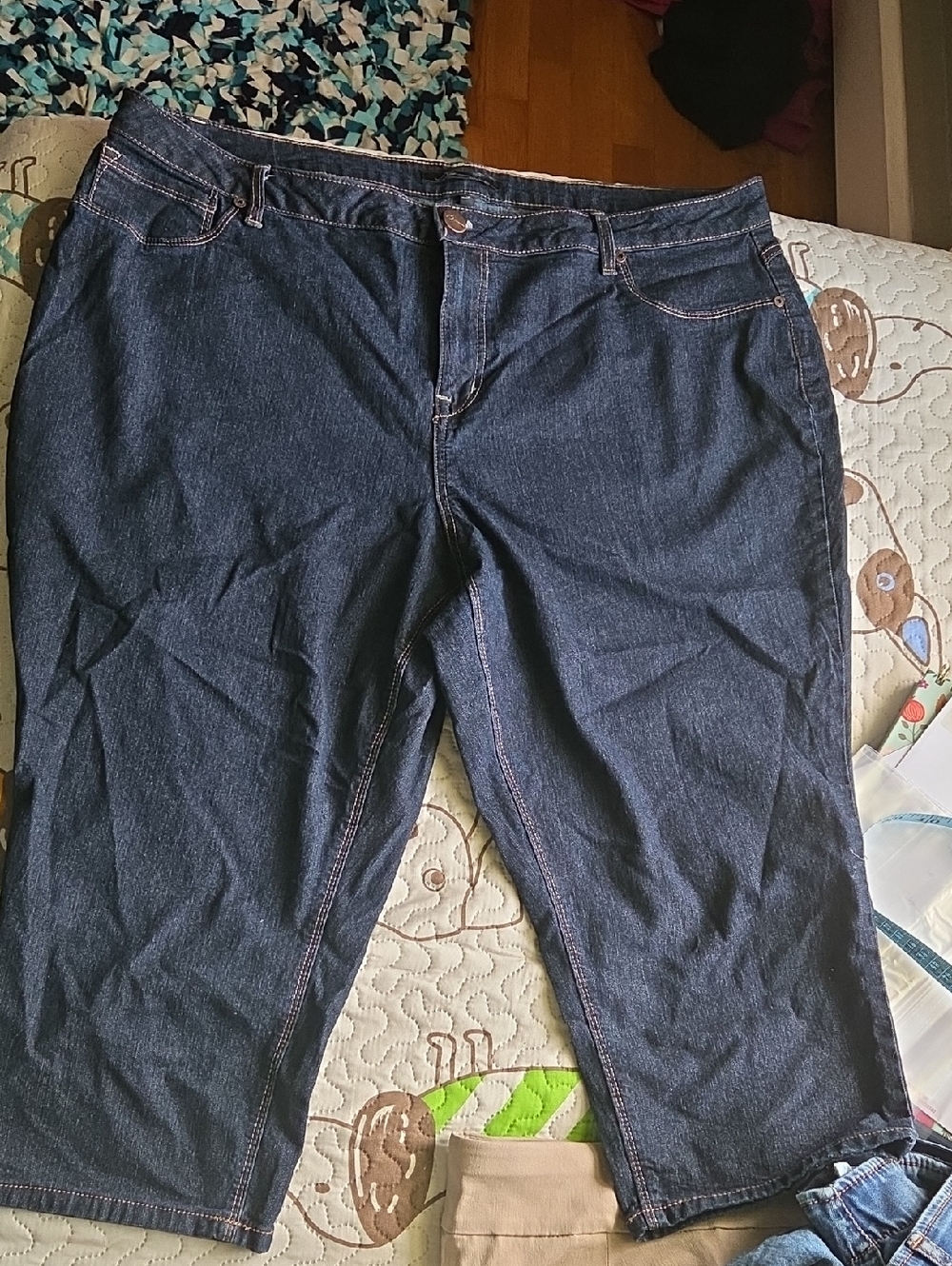 Women's Dark Blue Capris - Classic Denim Stretch